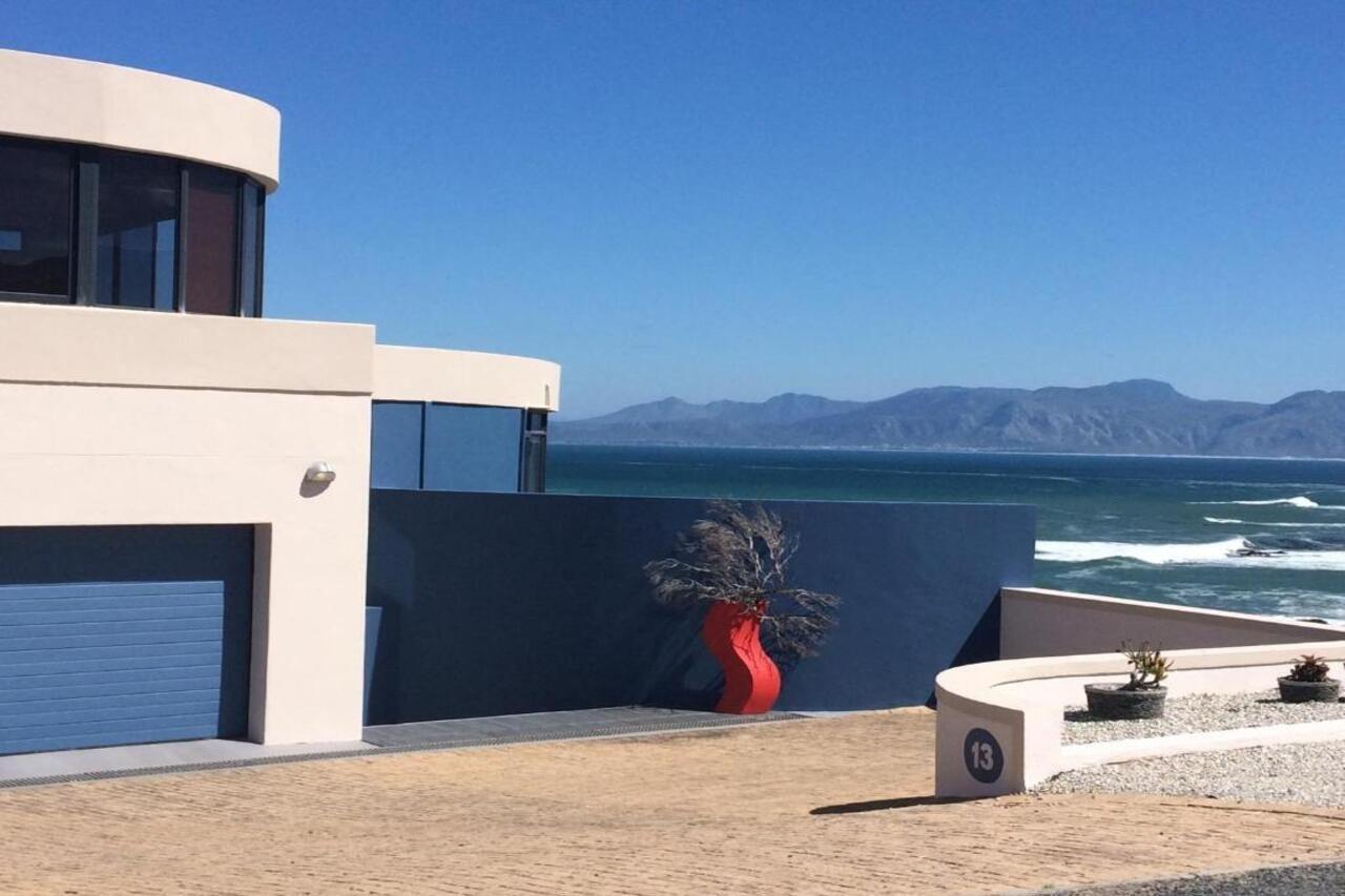 Royal Albatros Apartment Gansbaai Exterior foto