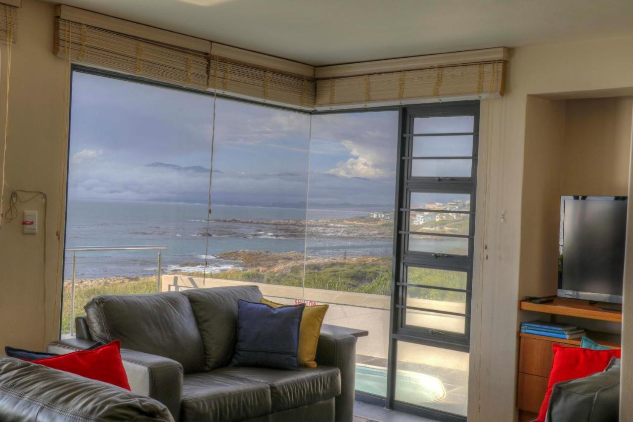 Royal Albatros Apartment Gansbaai Exterior foto